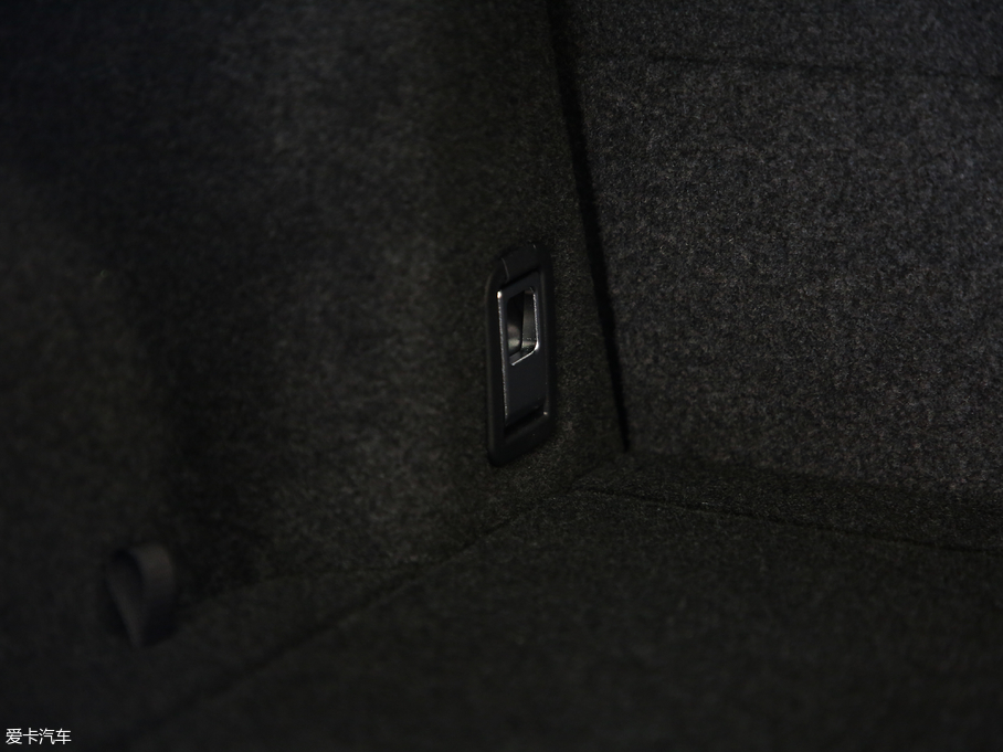 2019׿_˹UX 260h ̽ (gu)V