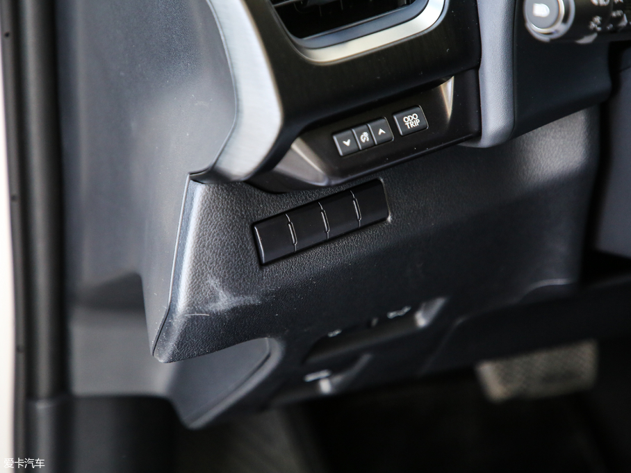 2019׿_˹UX 260h ̽ (gu)V