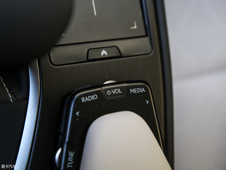 2019׿_˹UX 260h ̽ V