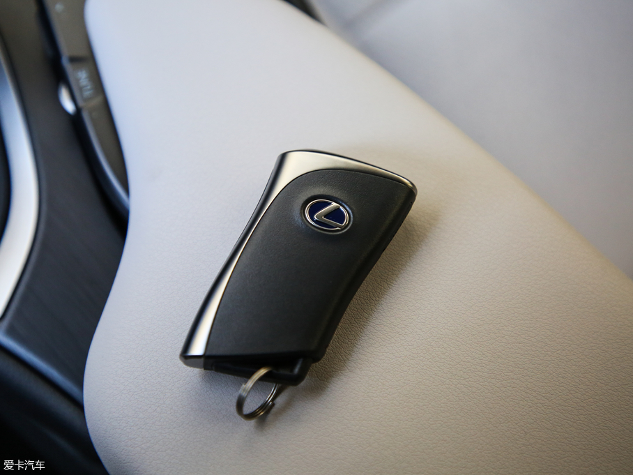 2019׿_˹UX 260h ̽ V