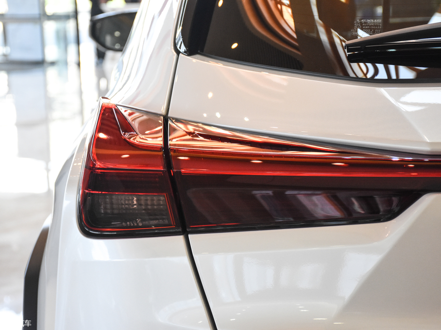 2019׿_˹UX 260h ̽ V