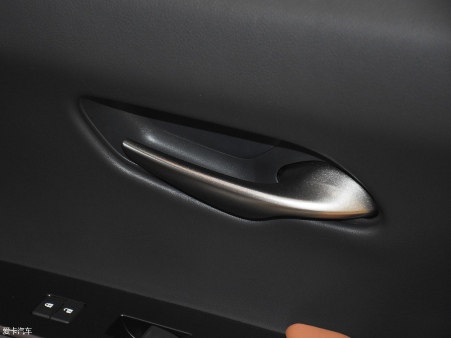 2019׿_˹UX 260h ̽ V