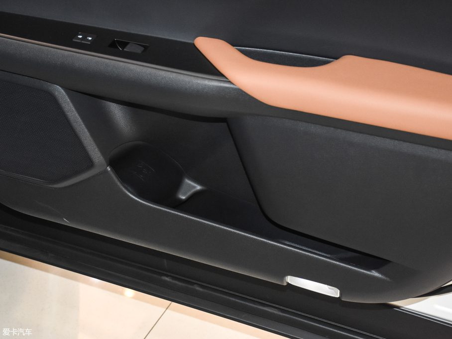 2019׿_˹UX 260h ̽ V