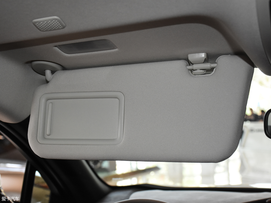 2019׿_˹UX 260h ̽ (gu)V