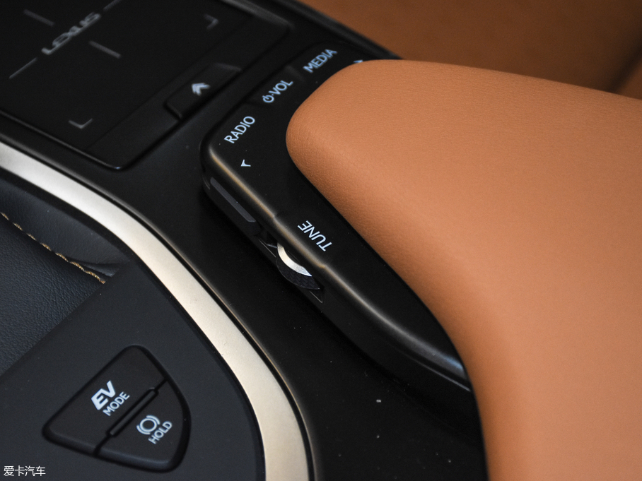 2019׿_˹UX 260h ̽ V