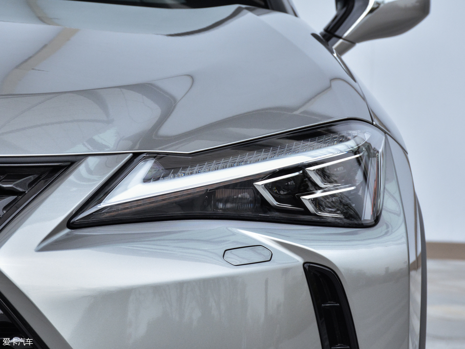 2019׿_˹UX 260h ̽ V