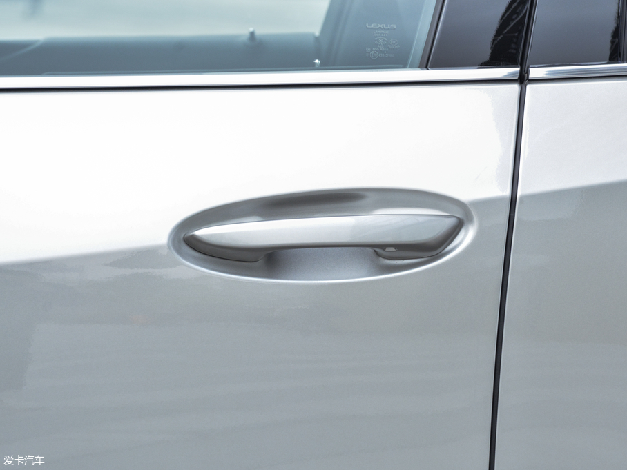 2019׿_˹UX 260h ̽ V