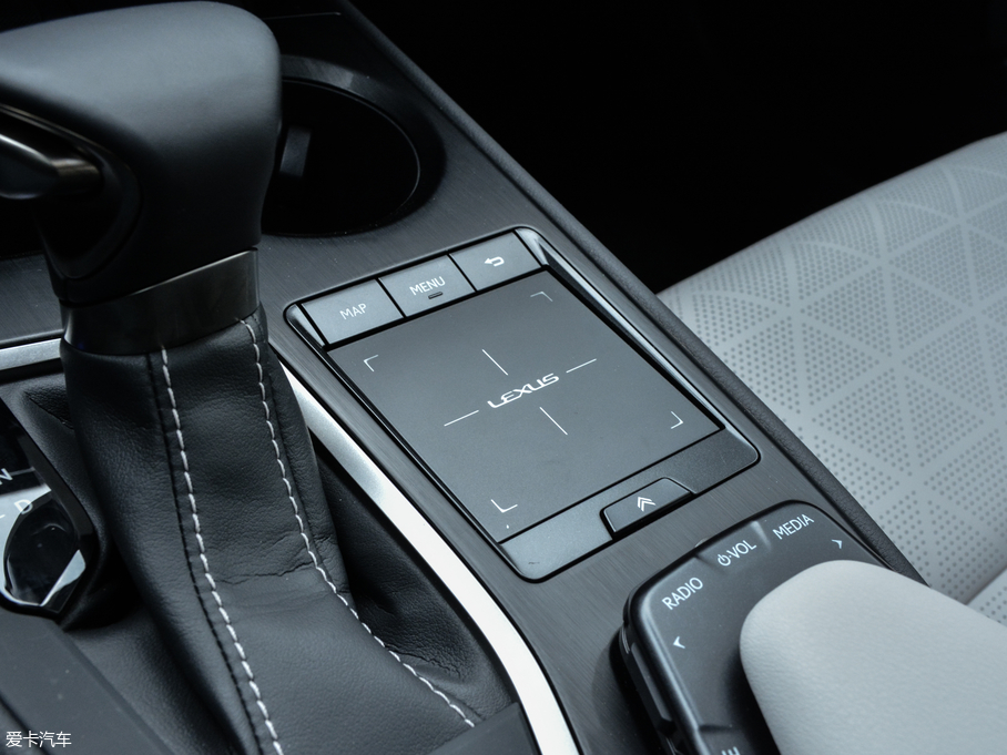 2019׿_˹UX 260h ̽ V