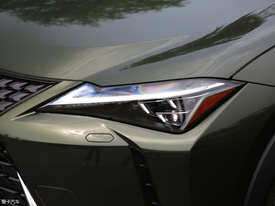 2019׿_˹UX 260h ̽ VI