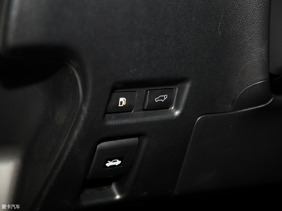 2019׿_˹UX 260h ̽ VI