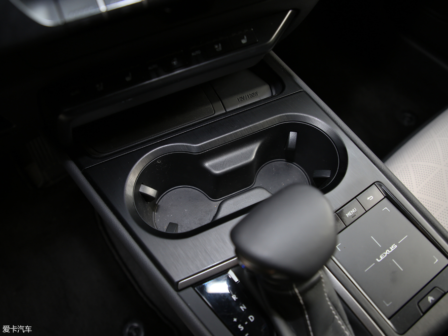 2019׿_˹UX 260h ̽ VI