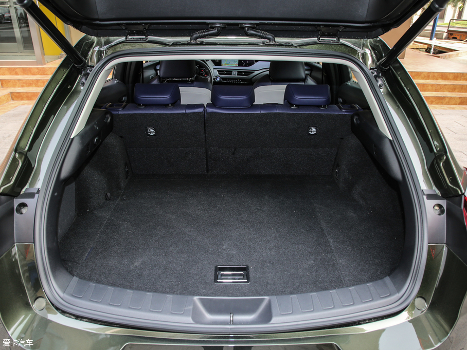 2019׿_˹UX 260h ̽ VI