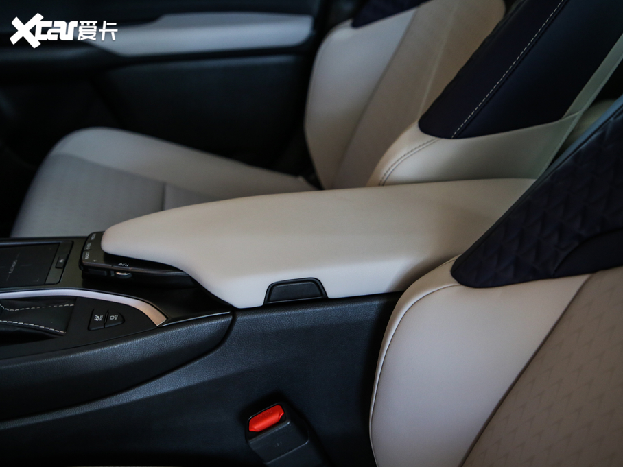 2019׿_˹UX 260h ̽Ȥ VI