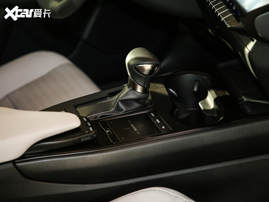 2019׿_˹UX 260h ̽Ȥ VI