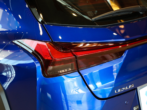 2019260h F SPORT VI ^