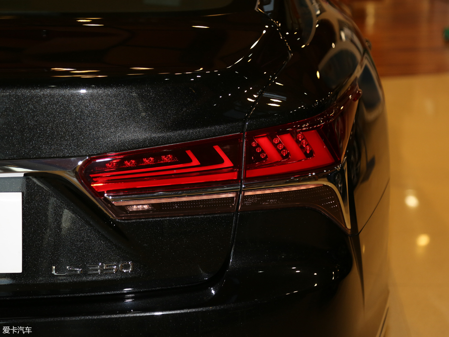 2018׿_˹LS 350 ׿Խ V