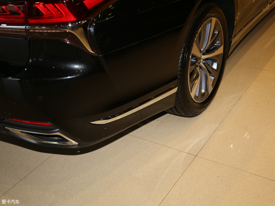 2018׿_˹LS 350 ׿Խ V