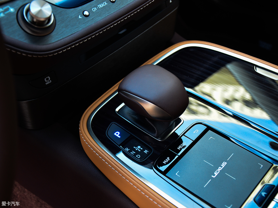 2018׿_˹LS 500h ׿Խ (gu)V