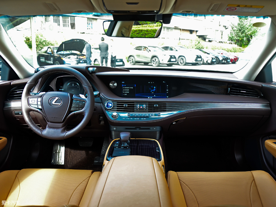 2018׿_˹LS 500h ׿Խ (gu)V