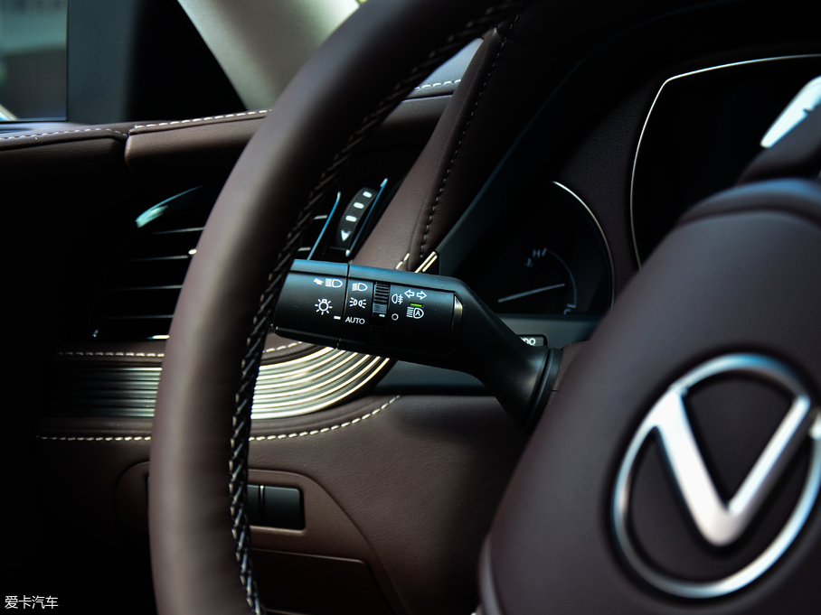 2018׿_˹LS 500h ׿Խ V