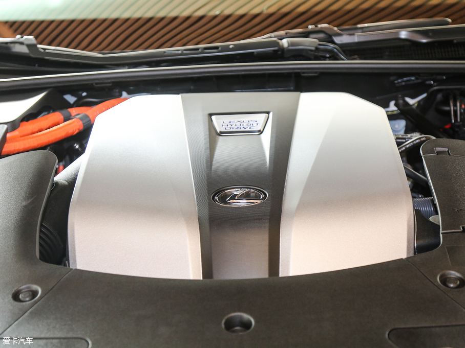 2018׿_˹LS 500h ׿Խ (gu)V