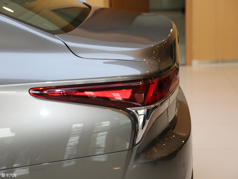 2018׿_˹LS 350 ׿Խ V