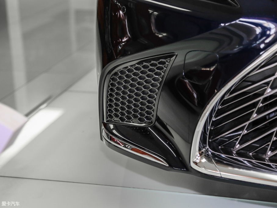 2018׿_˹LS 350 ׿Խ V