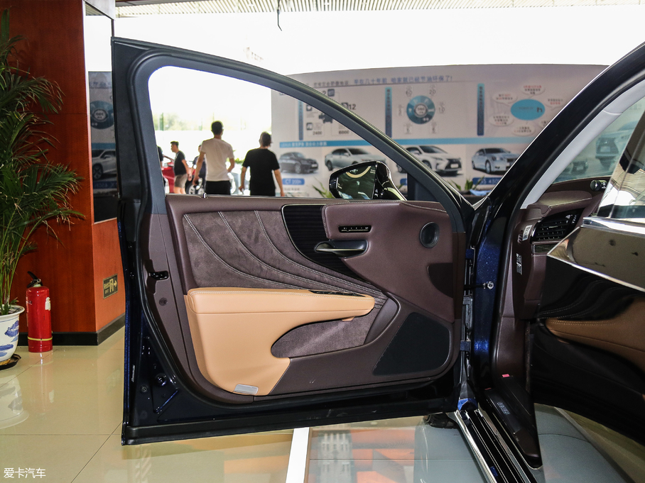 2018׿_˹LS 350 ׿Խ V