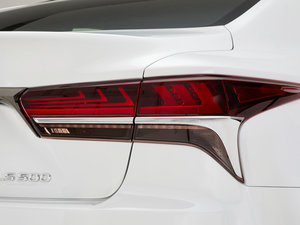 2018500h F Sport V ^