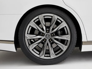 2018500h F Sport V ^