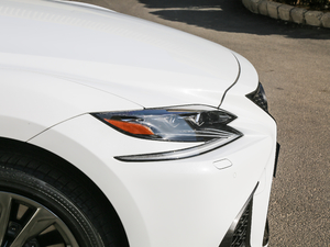 2018500h F Sport V ^