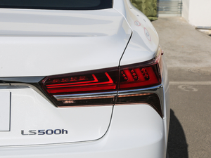 2018500h F Sport V β