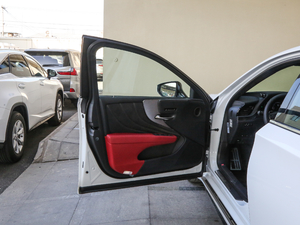 2018500h F Sport V {λ܇T