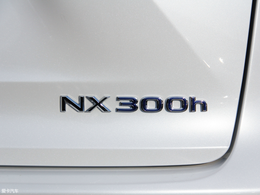 2017׿_˹NX 300h hа ǰ