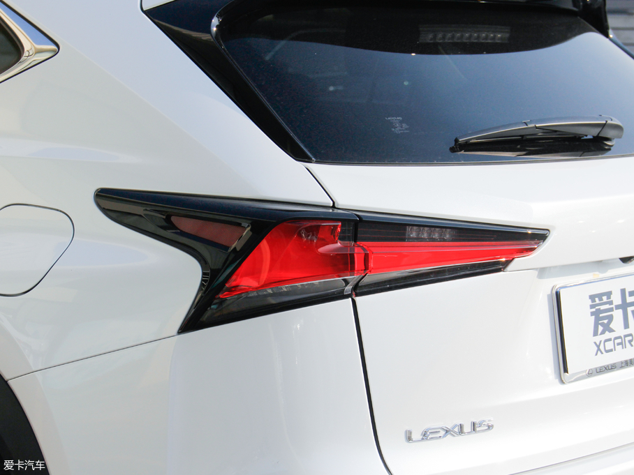 2017׿_˹NX 300h hа ǰ