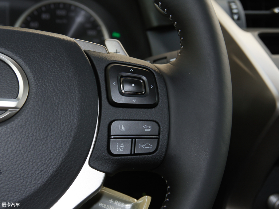 2017׿_˹NX 300h hа ǰ(q)