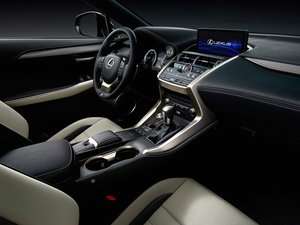 2017300 F SPORT ȫ п؅^