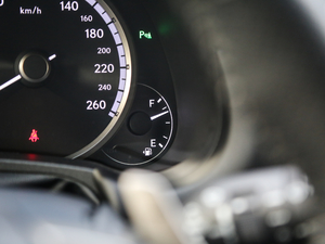 2017300h F SPORT ȫ п؅^