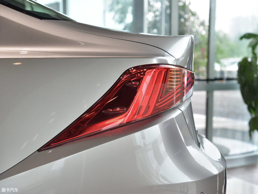 2017׿_˹IS 300 F SPORT