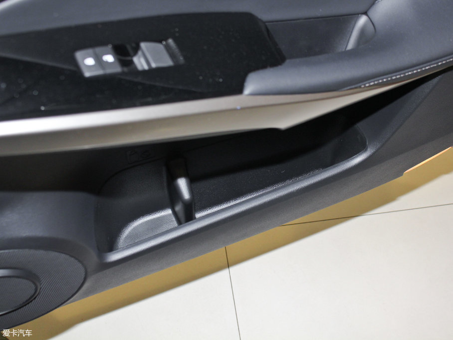 2017׿_˹IS 300 I(lng)Ȱ