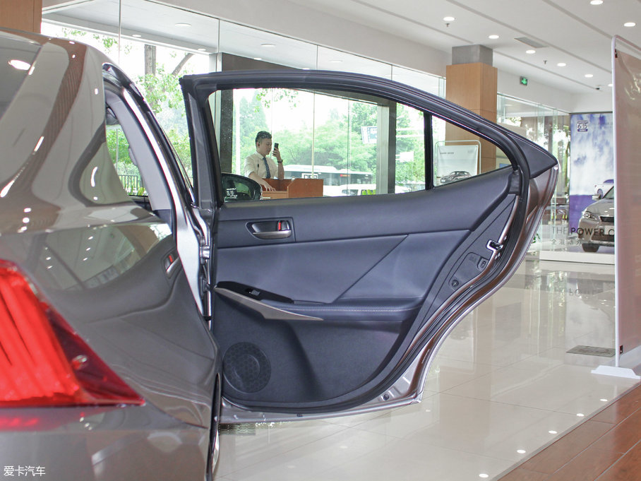 2017׿_˹IS 300 I(lng)Ȱ