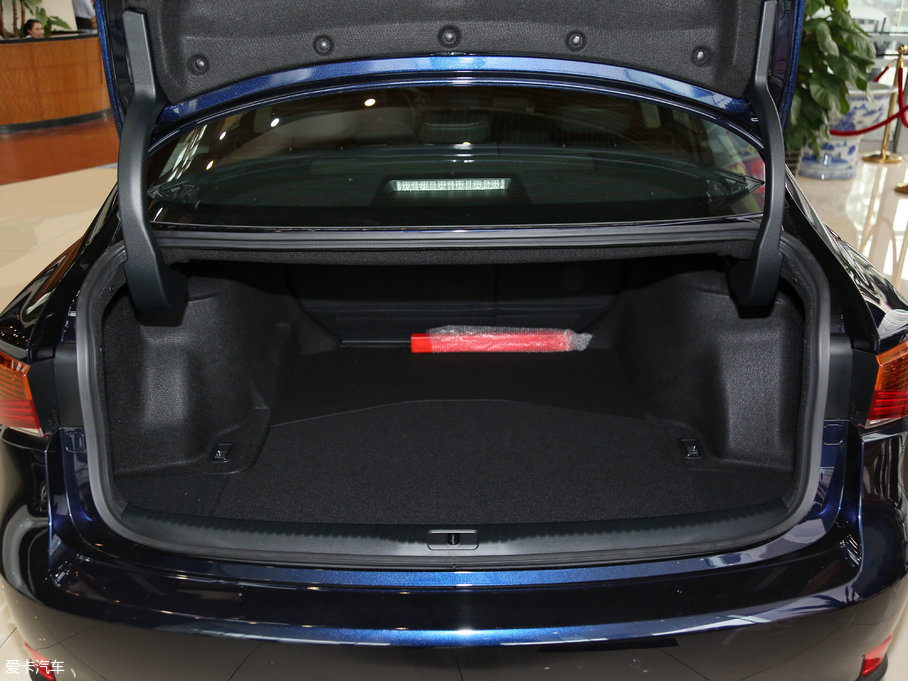 2017׿_˹IS 300 I(lng)Ȱ