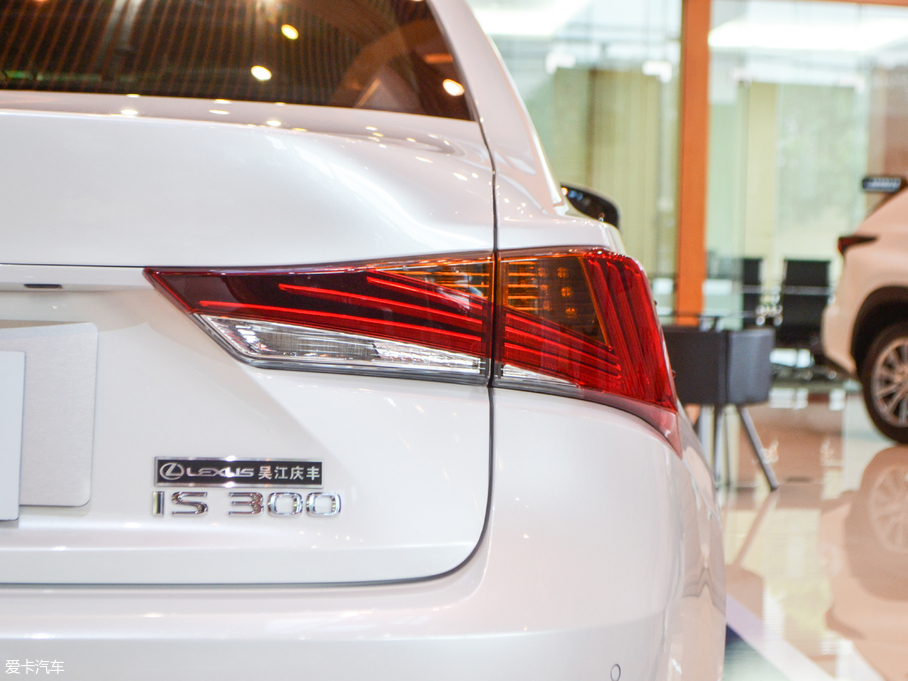 2017׿_˹IS 300 I(lng)Ȱ