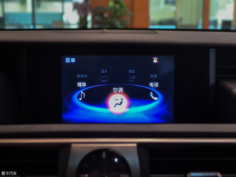 2017���׿��_˹IS 300 �I(l��ng)�Ȱ�