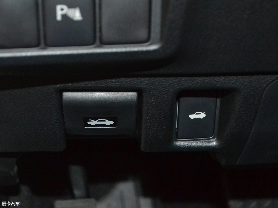 2017���׿��_˹IS 300 �I�Ȱ�