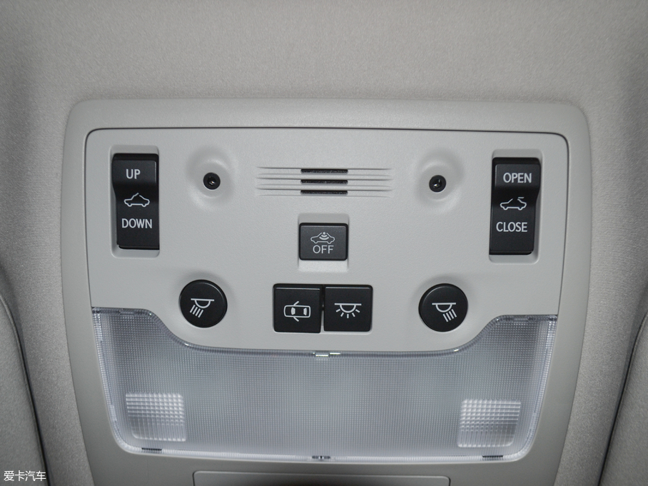 2017���׿��_˹IS 300 �I(l��ng)�Ȱ�