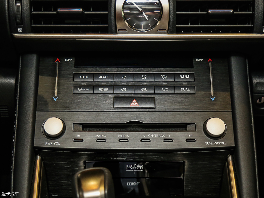 2017���׿��_˹IS 300 ���A��