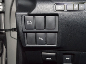 2017300 F SPORT п؅^