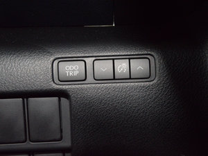 2017300 F SPORT п؅^