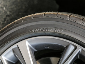 2017300 F SPORT ݆̥ߴ